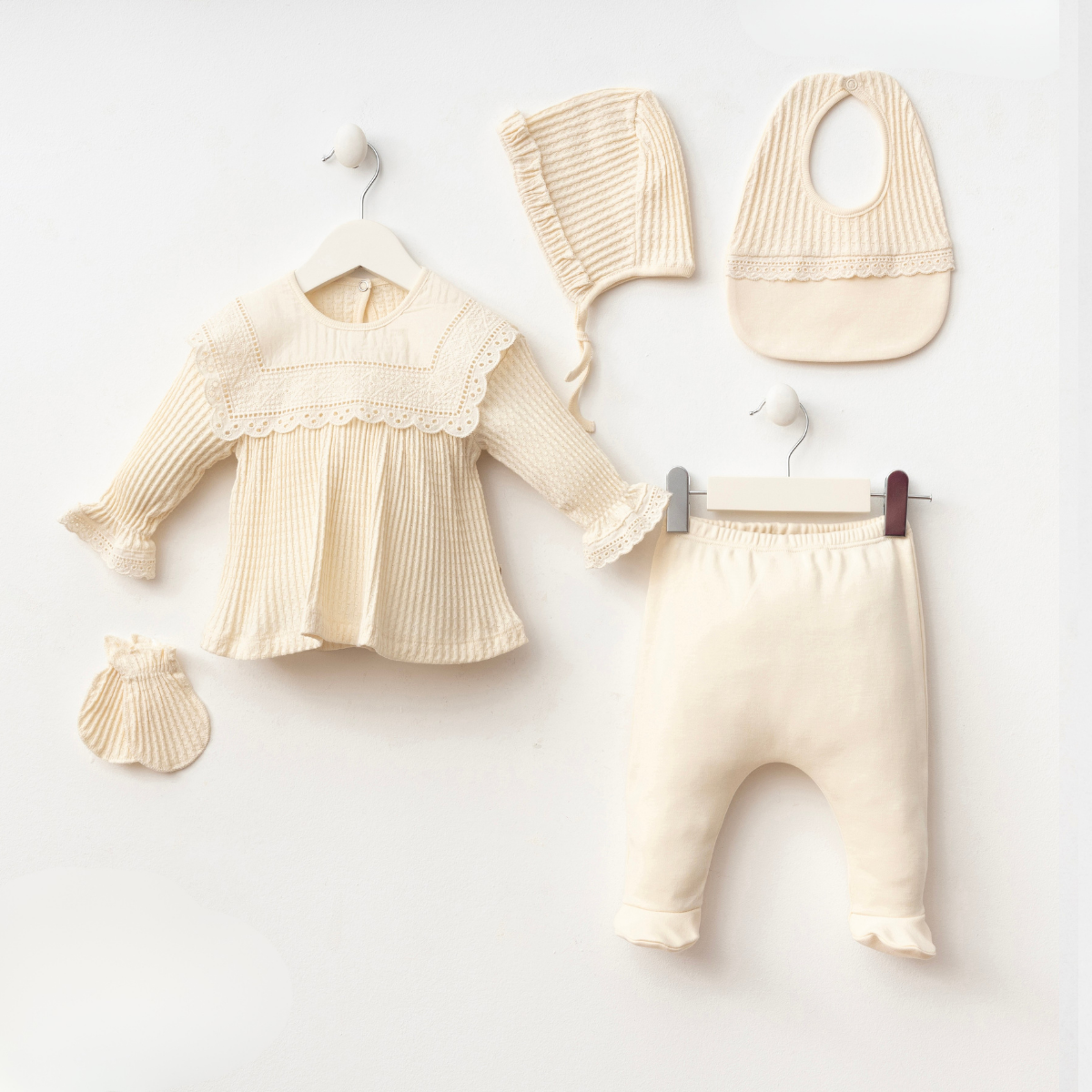 Fisto Yaka Detaylı Kız Bebek 5 Li Yenidoğan Set